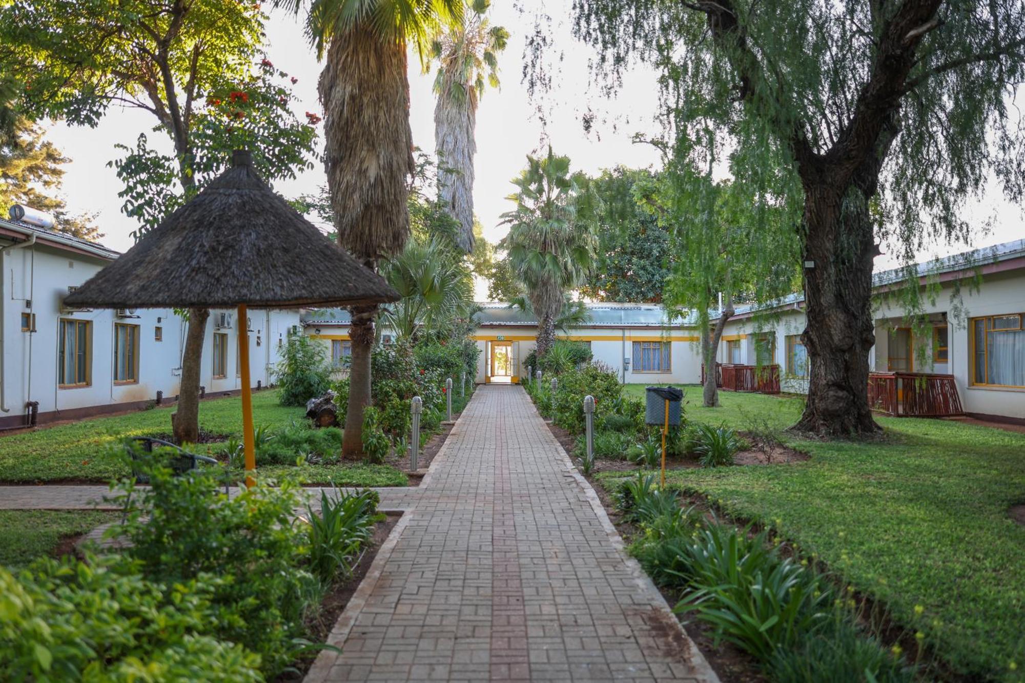 Cresta Botsalo Hotel Palapye Екстериор снимка