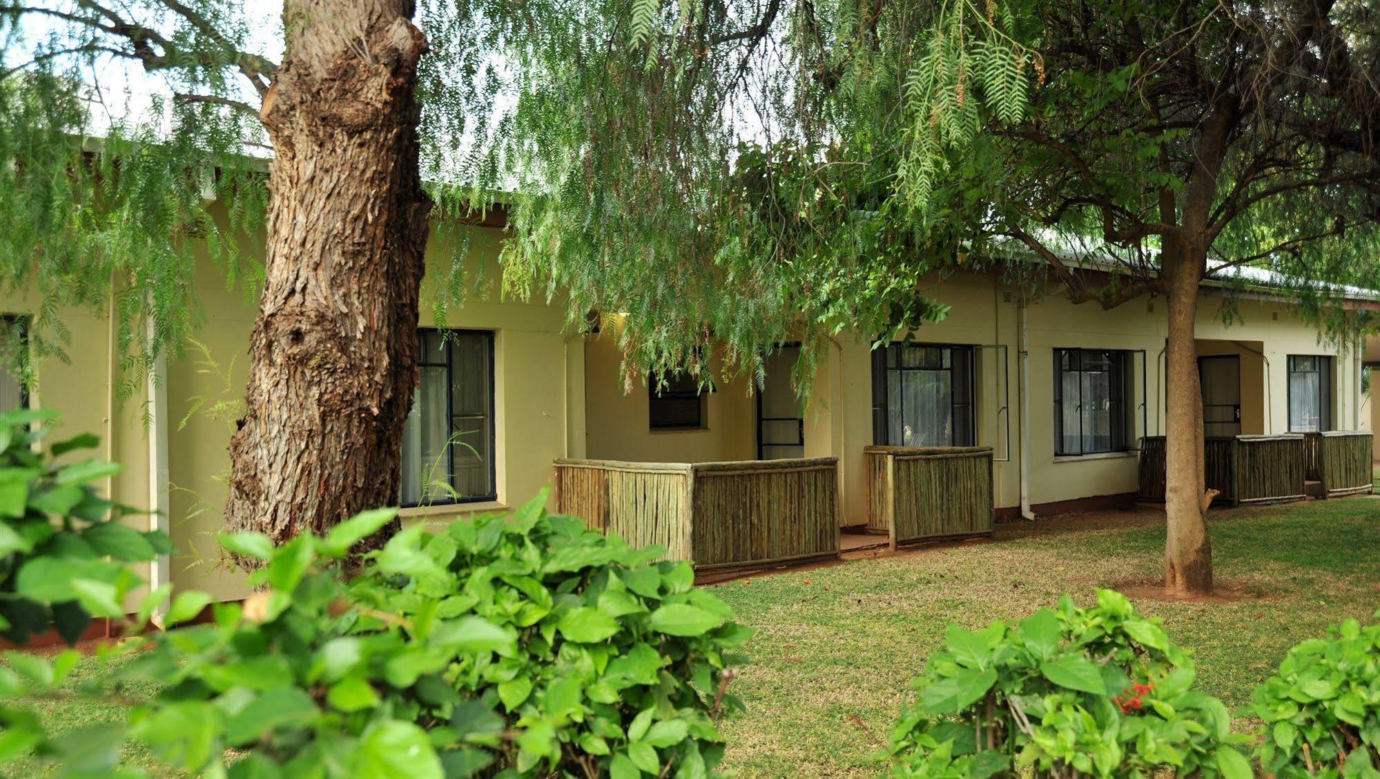 Cresta Botsalo Hotel Palapye Екстериор снимка